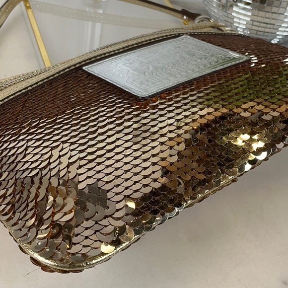 COACH POPPY VINTAGE GOLD SEQUINS WRISTLET BAG - Picture 8 of 12
